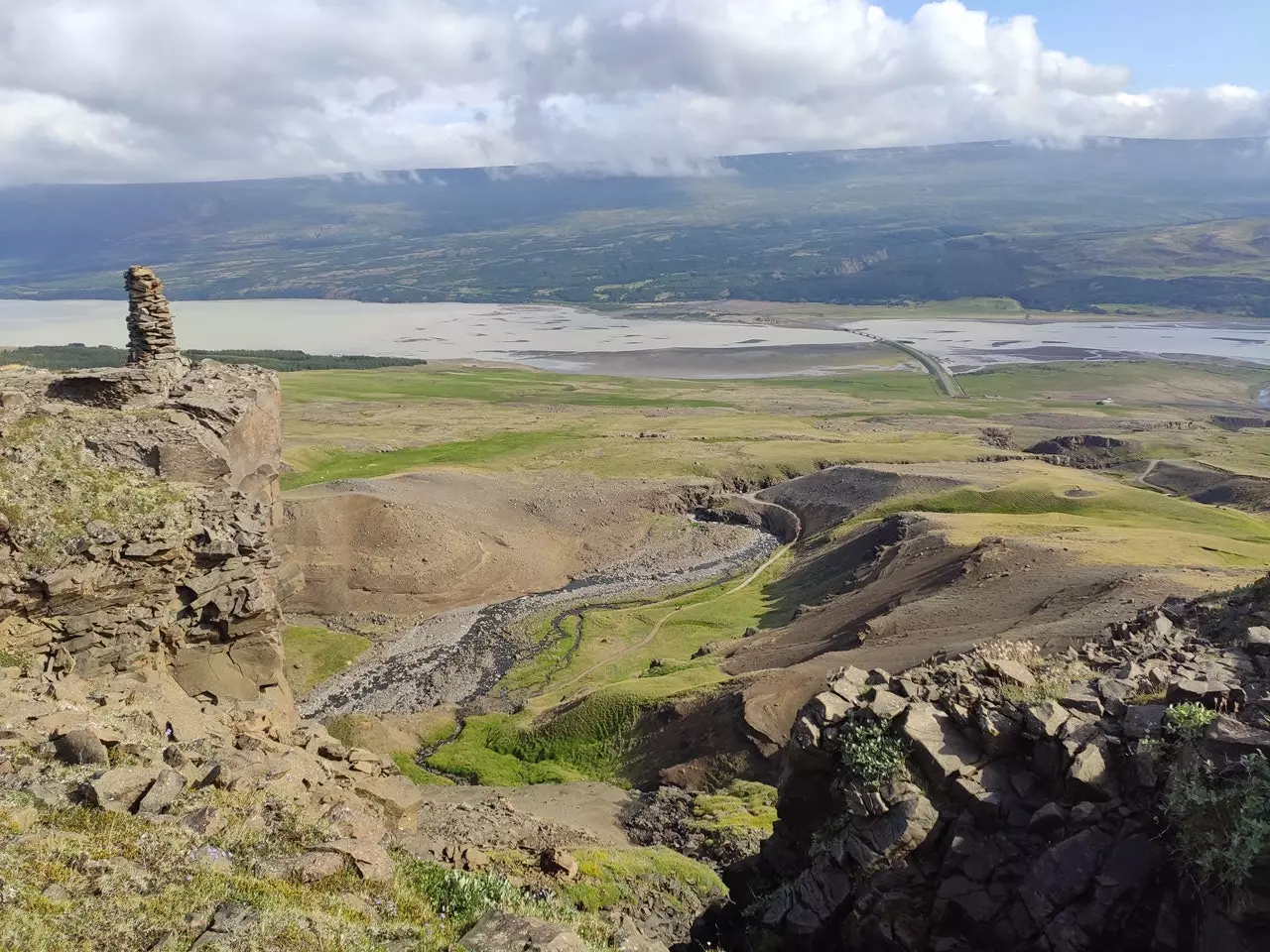 Lagarfljót hồ lớn thứ ba ở Iceland.