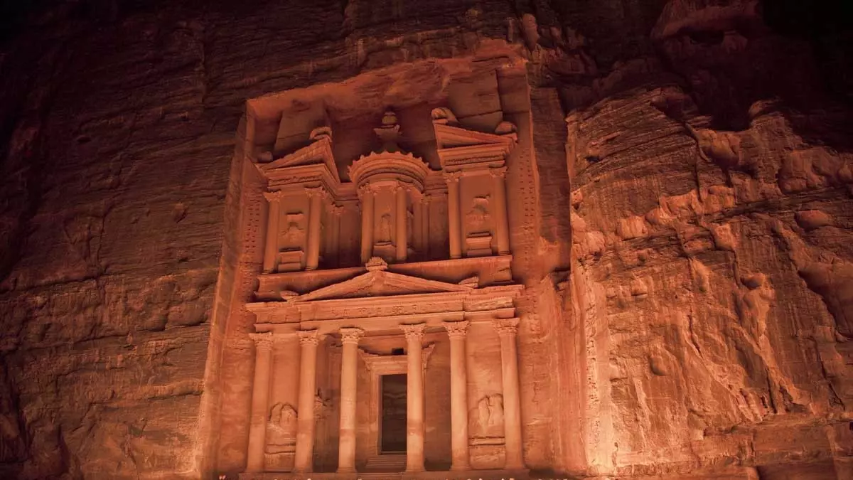 Descobreixen un gran monument ocult a Petra