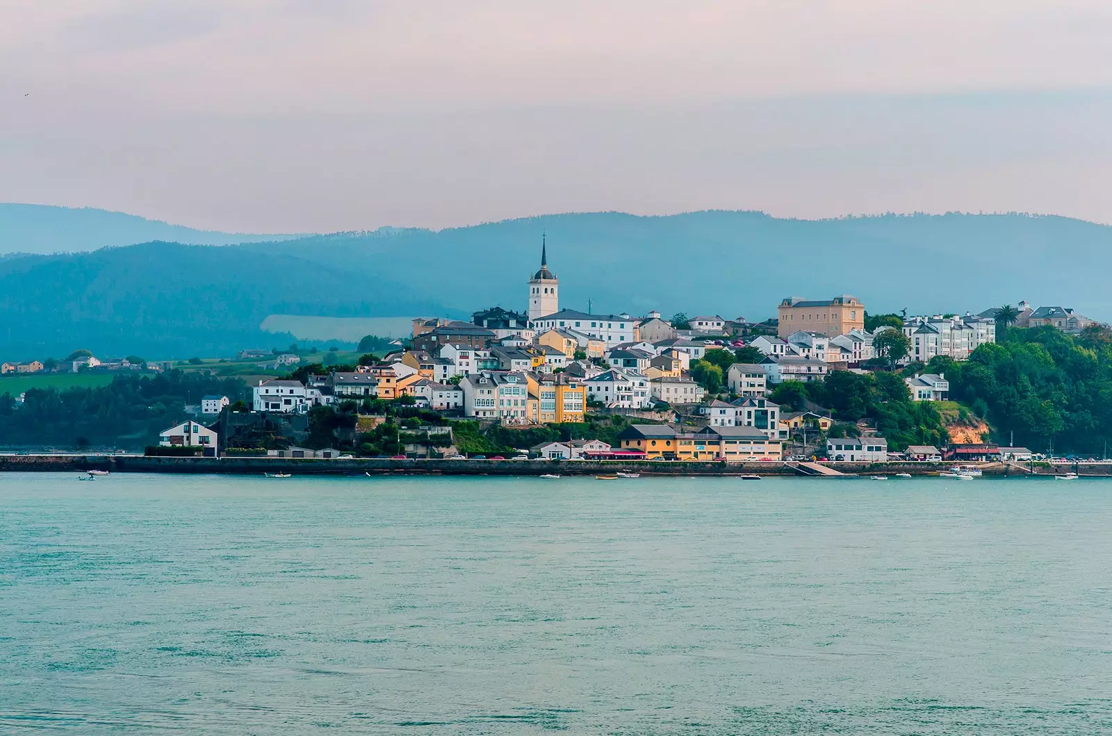 Laluan gastronomi di sepanjang pantai barat Asturian