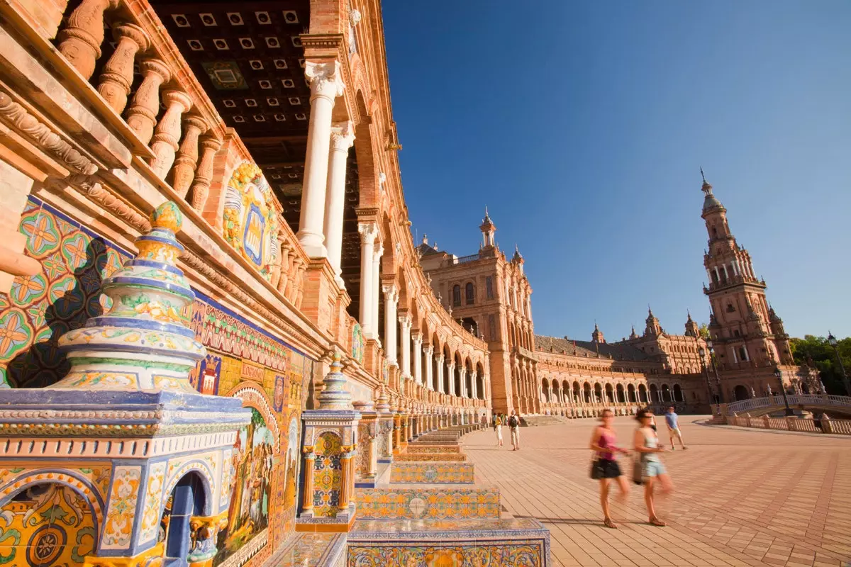 Plaza Spanyol di Sevilla