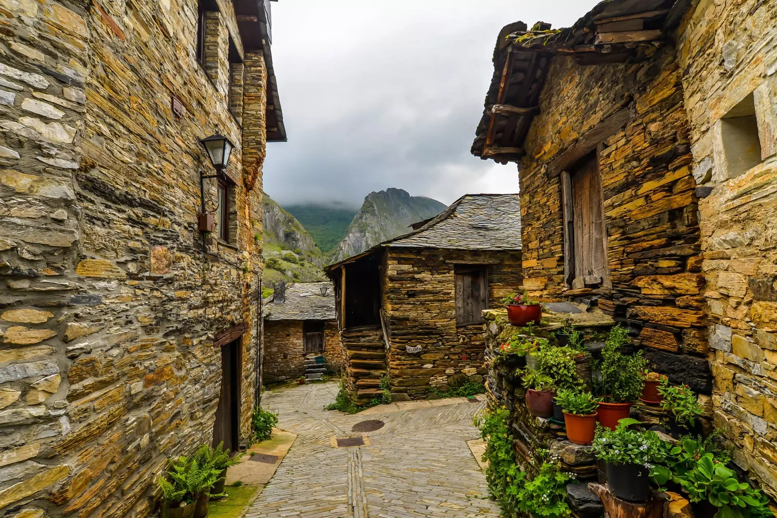 Peñalba de Santiago je eno najlepših mest v Španiji