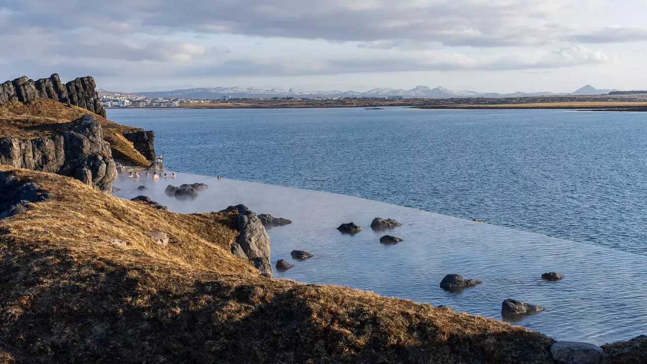 Sky Lagoon, jarðhita náttúrulaugin sem þú vilt ferðast um til Íslands