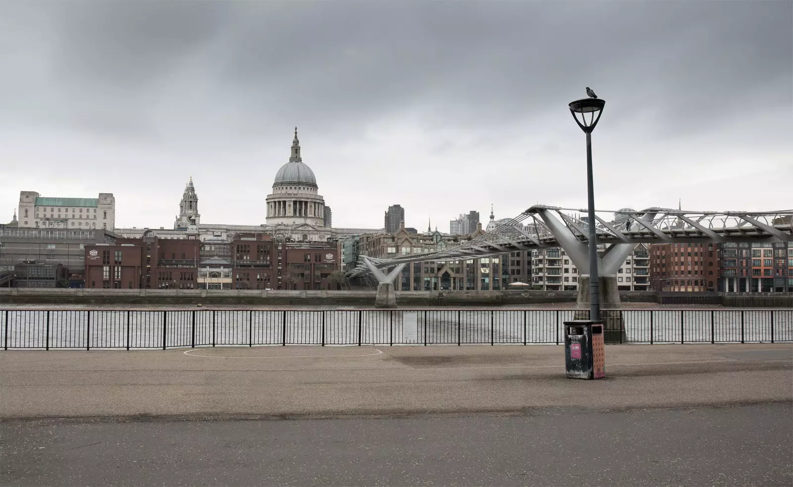 London utan människor tömmer staden i denna serie av fotografier