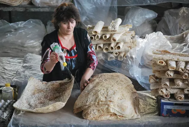 Així es fa el 'lavash' o pa tradicional armeni