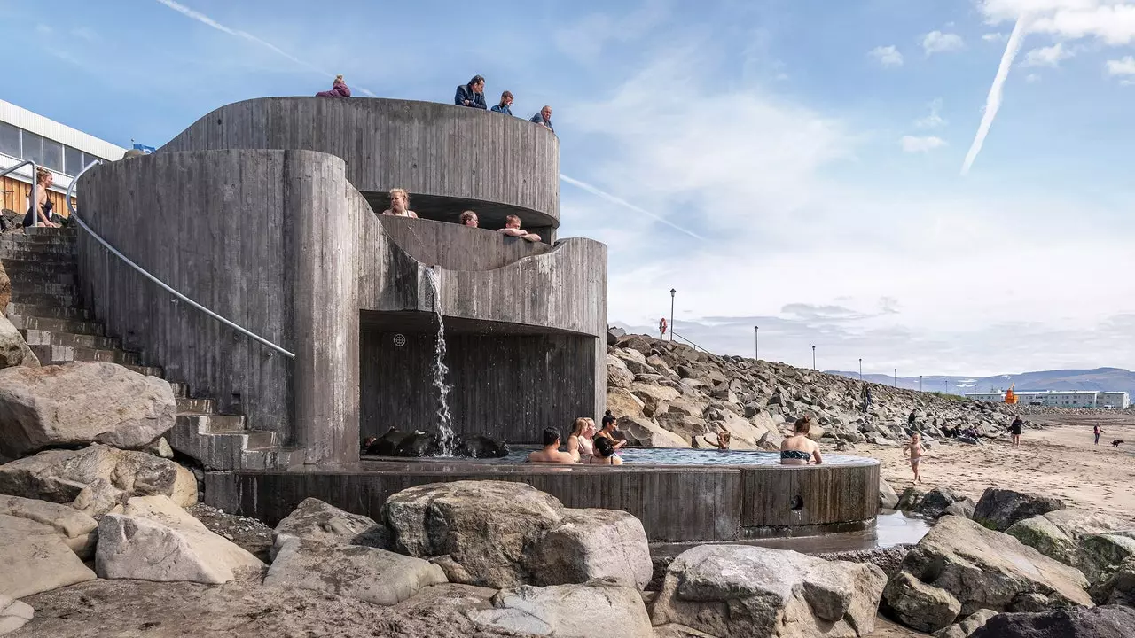 D'Thermalbäder mat de beschte Vue op der Welt sinn (natierlech) an Island