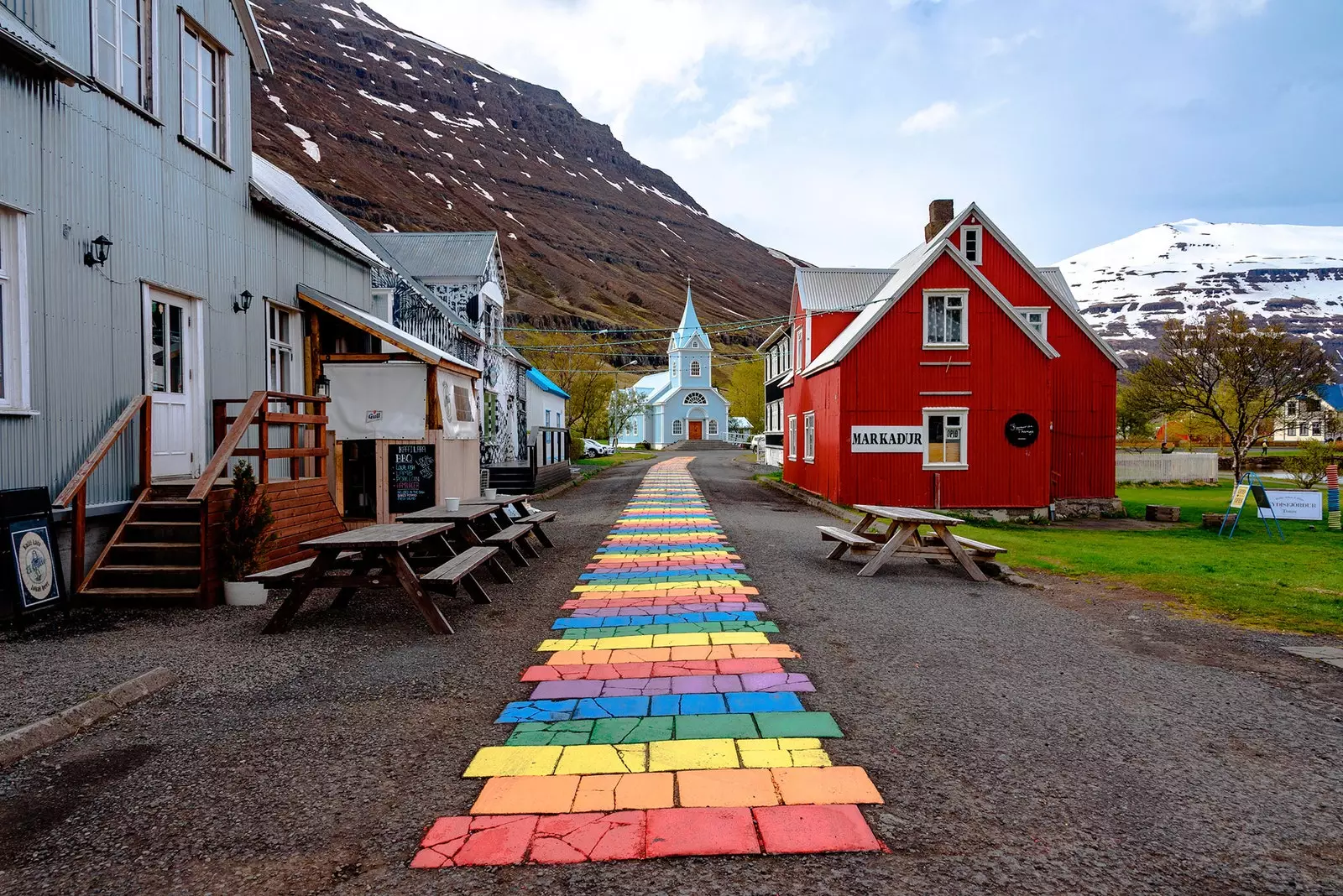 L'arc-en-ciel de Seydisfjördur