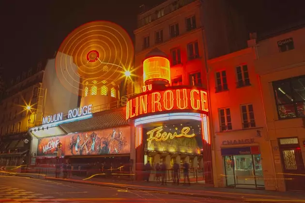 På Moulin Rouge med Toulouse Lautrec Gauguin eller Degas.