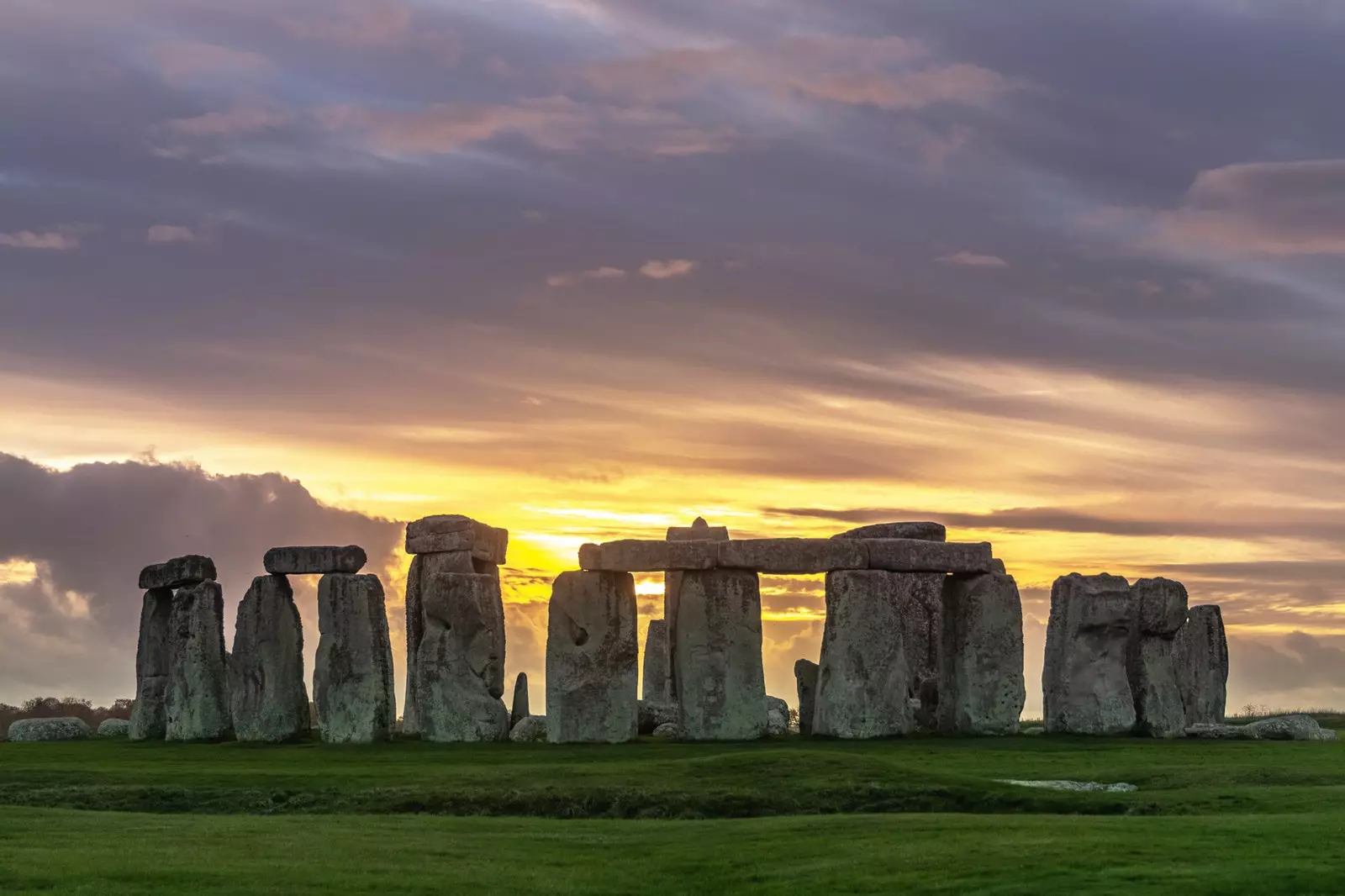 The celebration of the summer solstice of Stonehenge can be seen by streaming