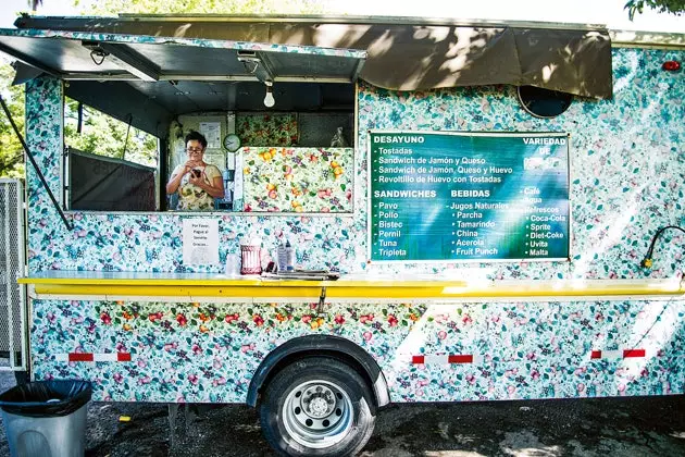 Truk Makanan di Jalan Ponce de Leon