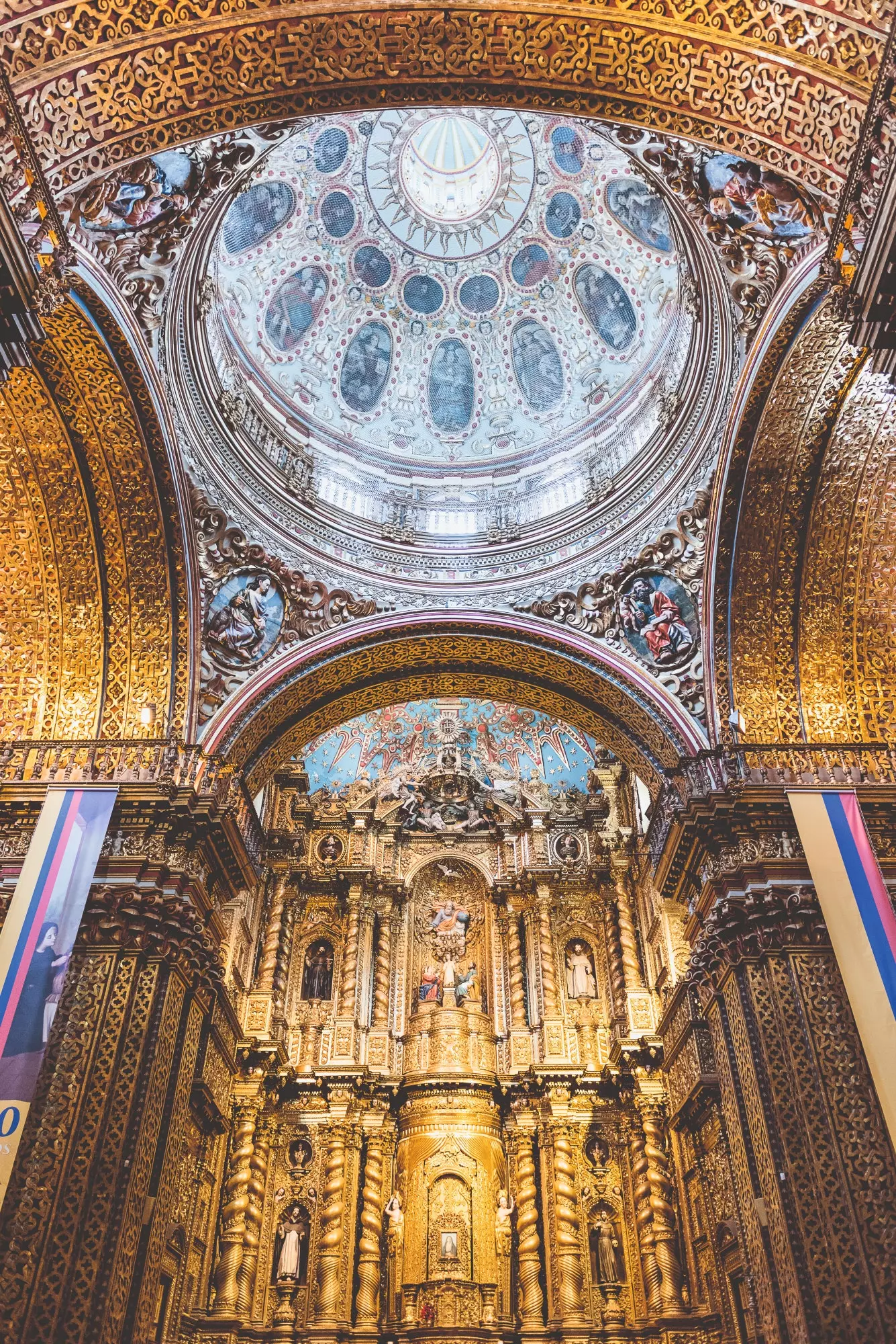 Koepel gezien vanuit de kerk van La Compa a.