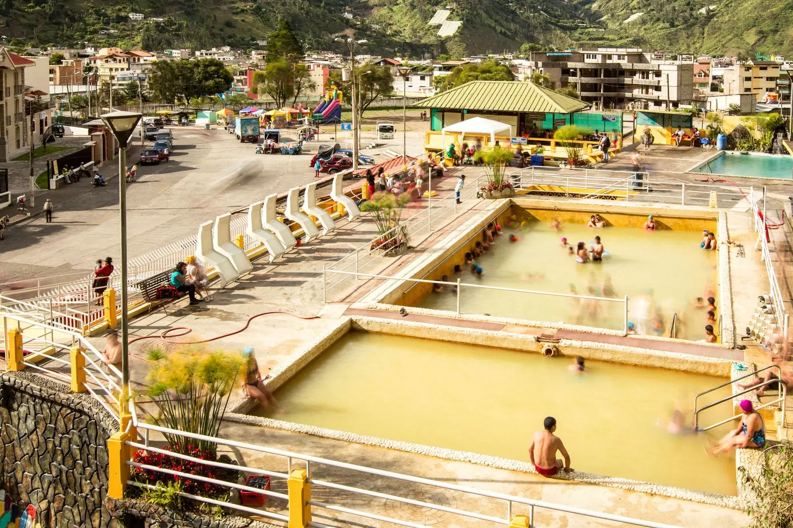 თერმული აუზი Baños de Agua Santa-ში.