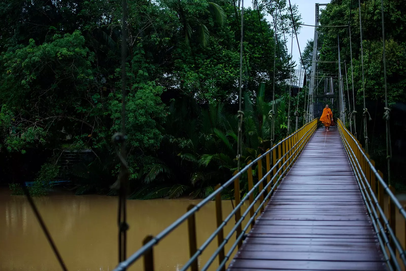 Access to the Huai Raeng community