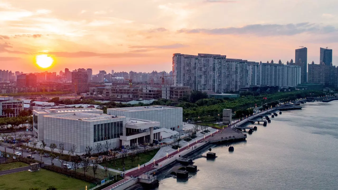 Shanghai tani ka qendrën e vet Pompidou