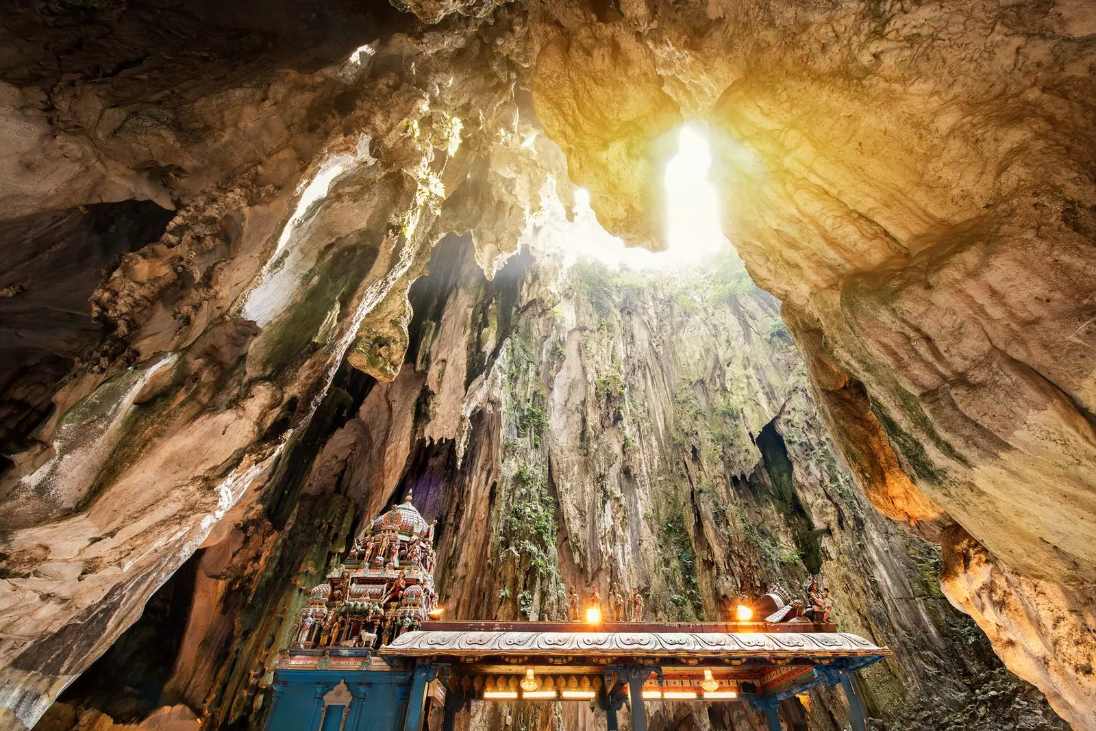 Tour door de Batu-grotten