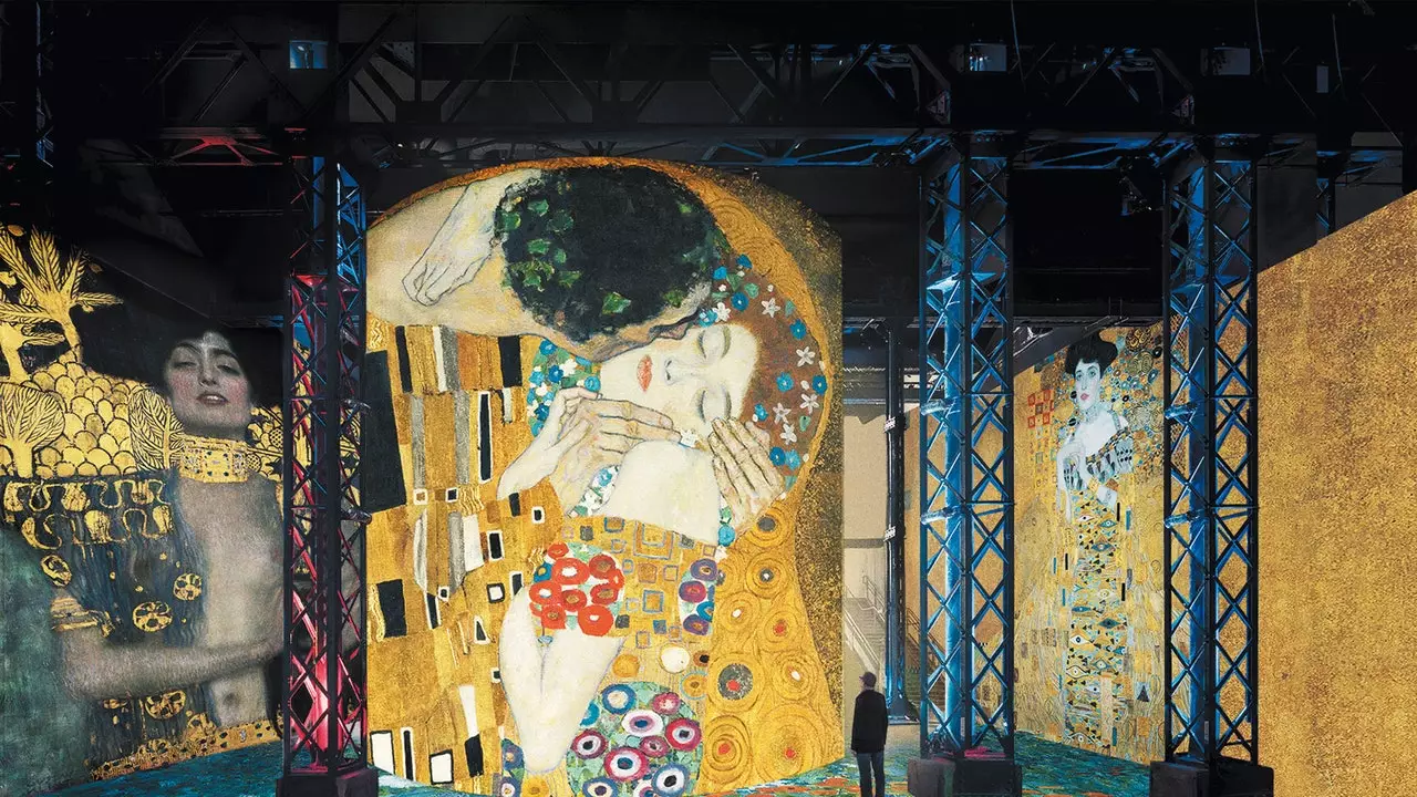 Je, unataka kutembea ndani ya 'The Kiss' ya Klimt? Katika maonyesho haya inawezekana