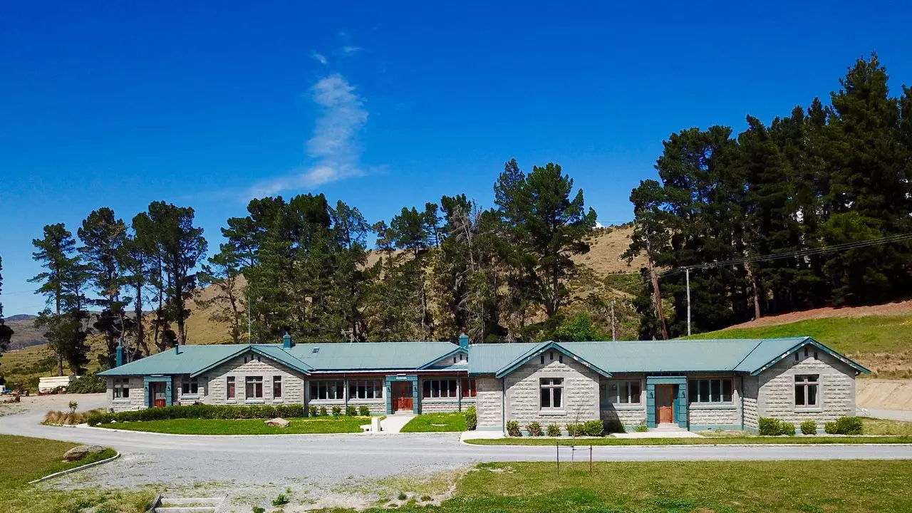 Thị trấn ở New Zealand này có thể là của bạn!