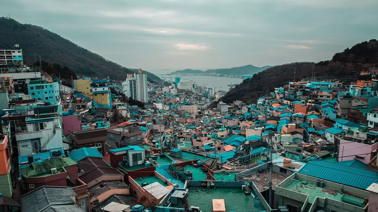 Busan: párty, pláž a mimozemští krabi