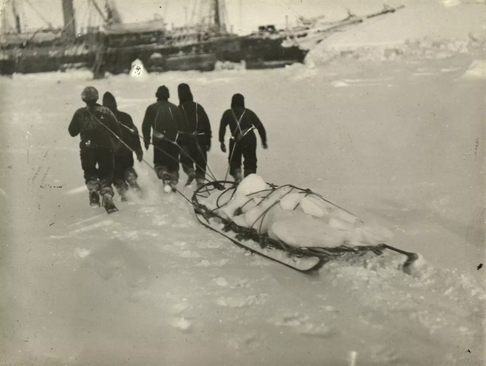 They would cross Antarctica on foot until they reached the Ross Sea