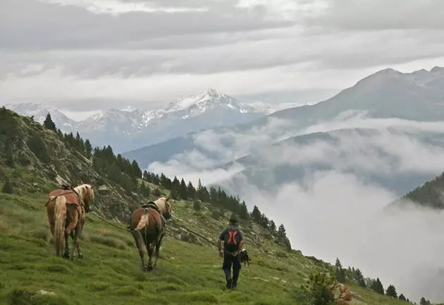 Di belakang Andorra