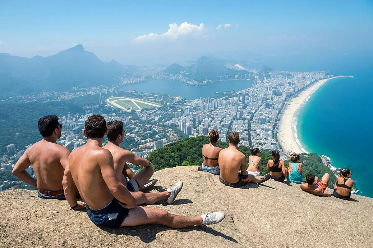 Das Schwitzen wird mit der Aussicht auf Morro dos Dois Irmãos belohnt