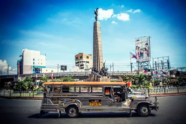 Manila într-o mie de mass-media