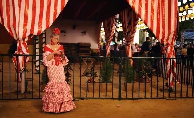 Évadez-vous avec nous des taupes, des costumes à froufrous et autres