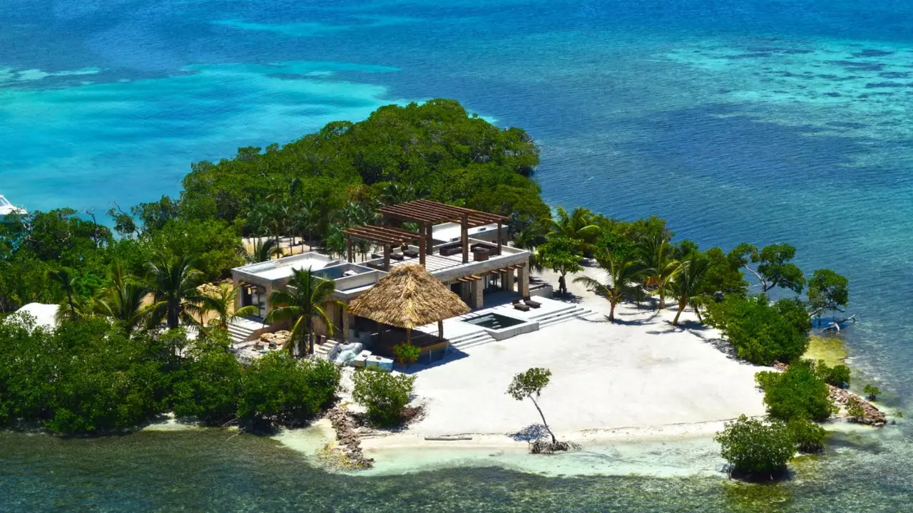 Gladden Island: Crystal Clear Paradise for Two