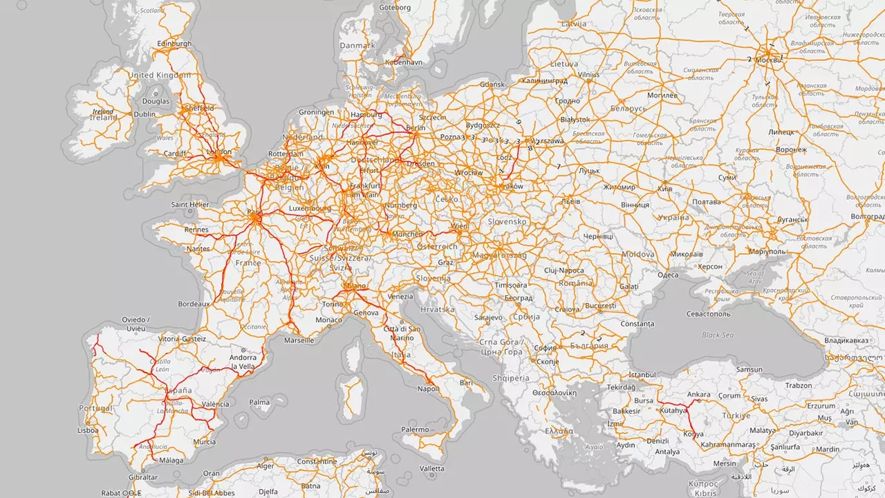 Ta interaktywna mapa zbiera linie kolejowe z całego świata