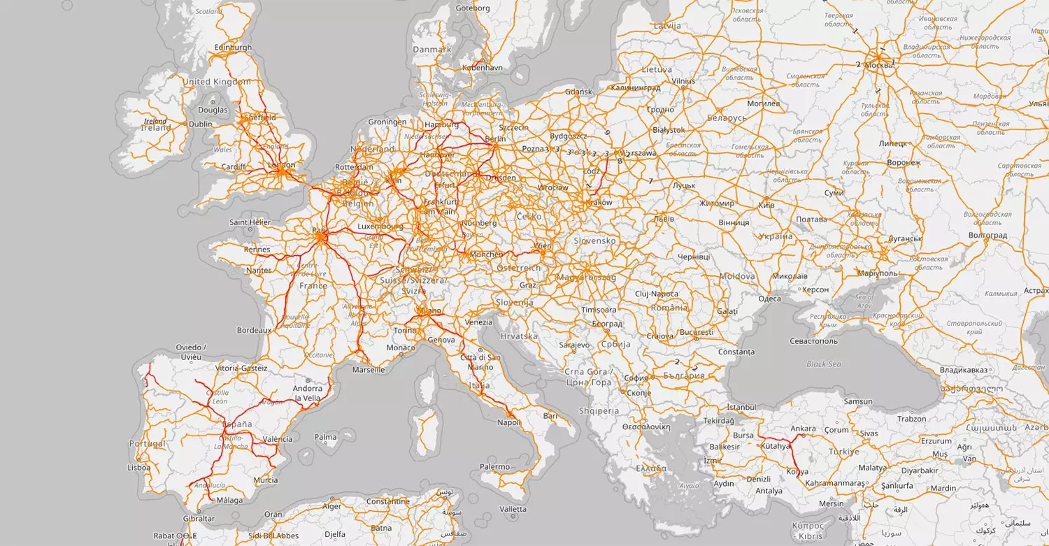 Este mapa interativo coleta as linhas de trem do mundo