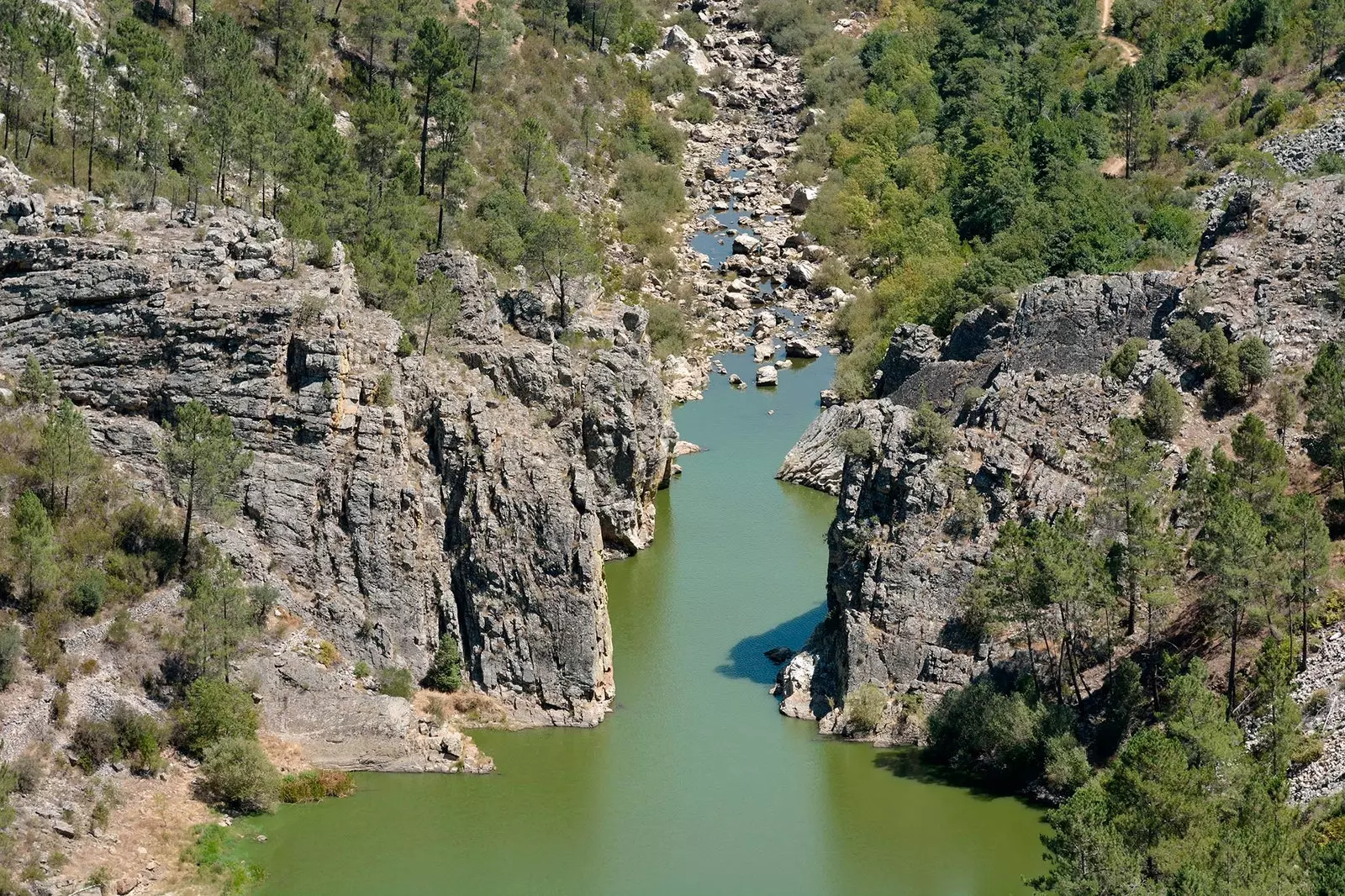 Die beeindruckende Landschaft, die der Fluss Ocreza auf seinem Weg durch Beira Baixa geschaffen hat