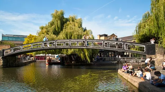 Piani di sfruttare gli ultimi raggi di sole a Londra