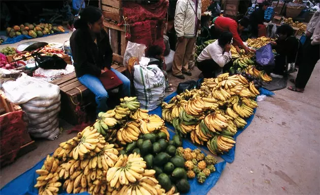 Iquitos şəhər mərkəzi bazarı