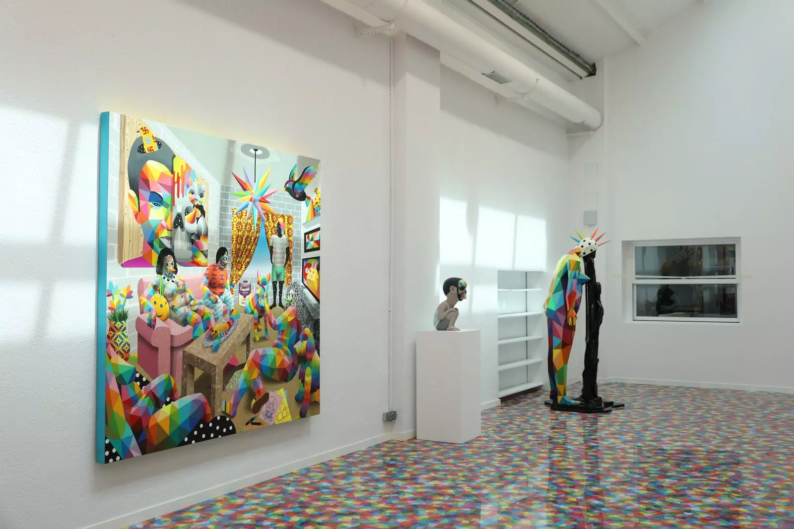 Okuda San Miguel'in yeni stüdyosu Factory of Dreams'de resim ve heykel