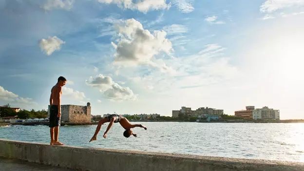 Miami Küba'nın sesine seyahat ediyor