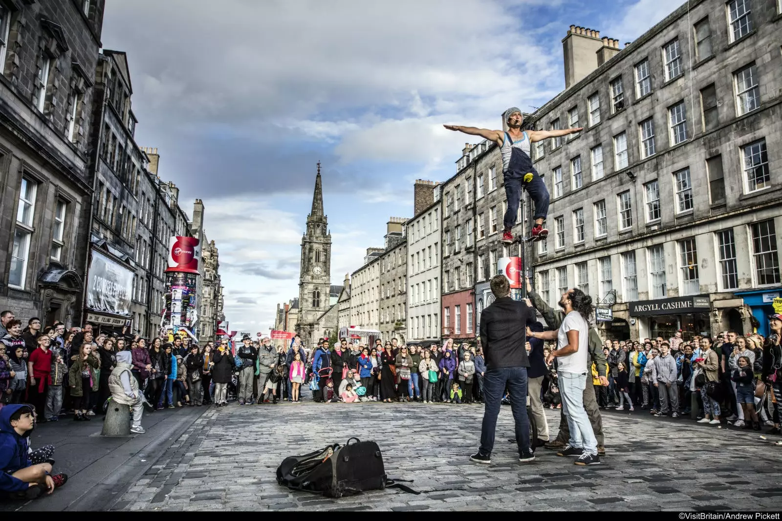 Edinburgh adalah kotak kejutan.