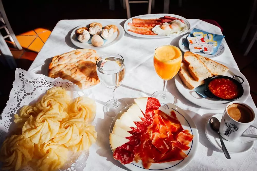 Café da manhã completo na Posada Peñarrubia