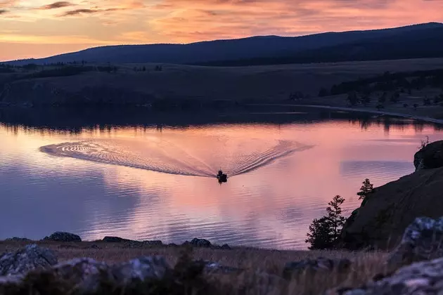 Der Ablauf der Jahreszeiten über dem Baikalsee sieht im Zeitraffer von zwei Minuten unglaublich aus