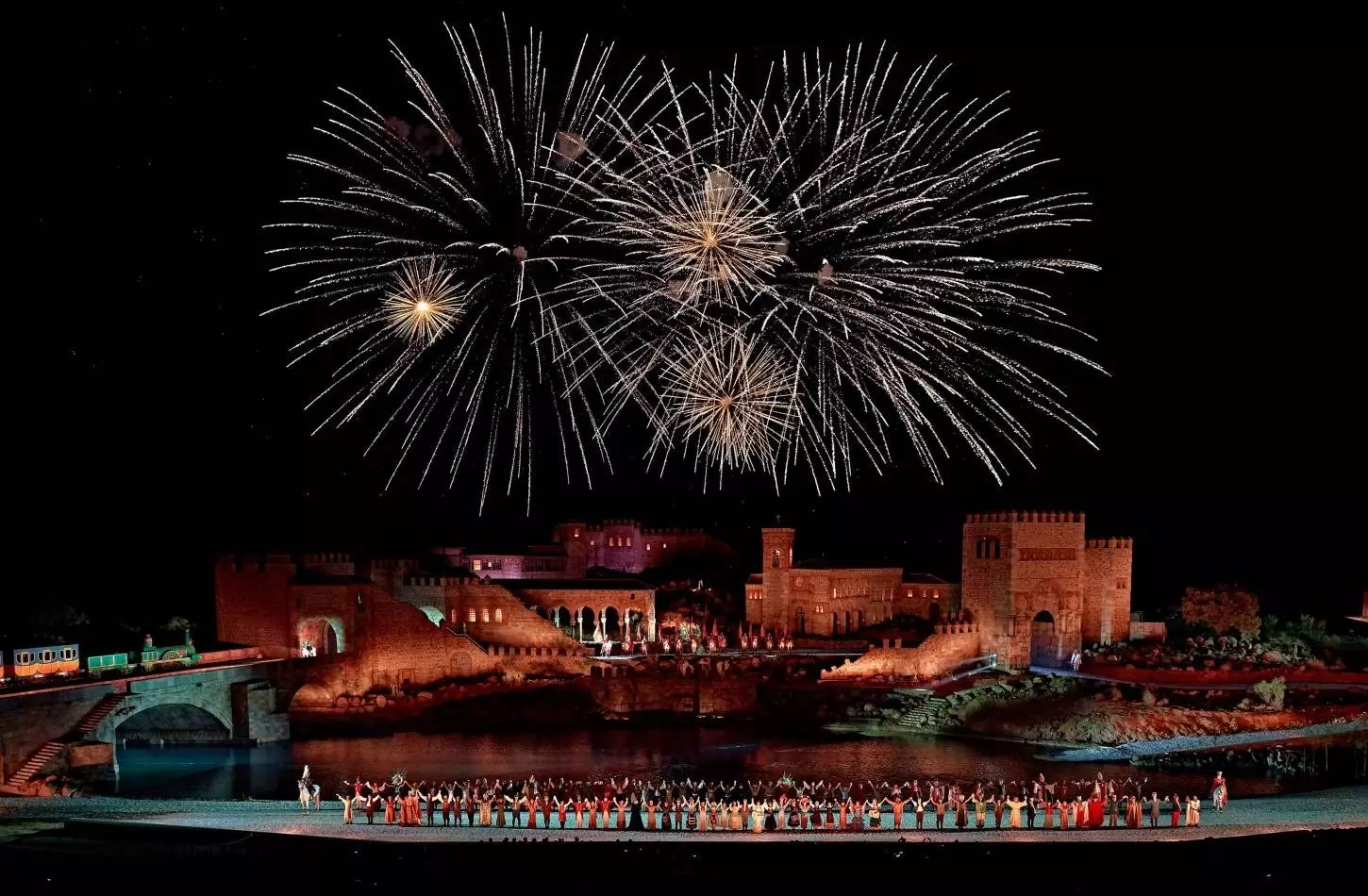 One of the performances at the Puy du Fou Toledo park of historical shows.