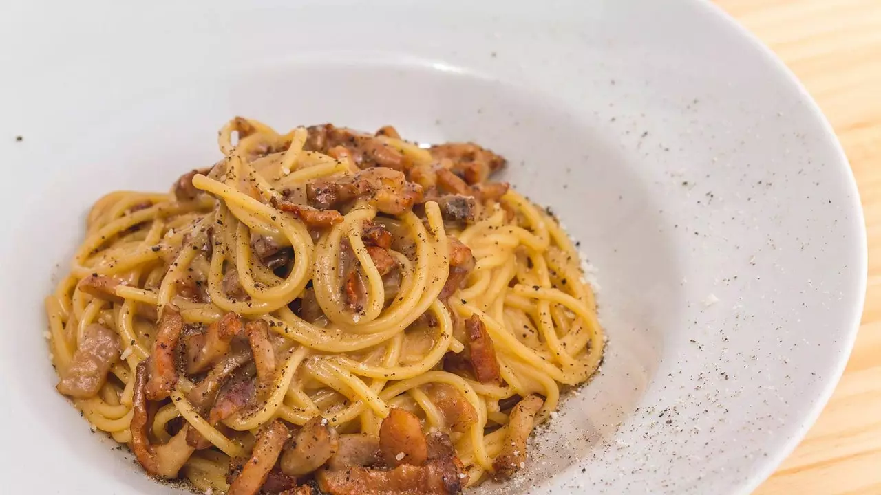 Matlagning med Ilenia Cappai, från ¡Tu! Pasta: hur man förbereder äkta spaghetti carbonara