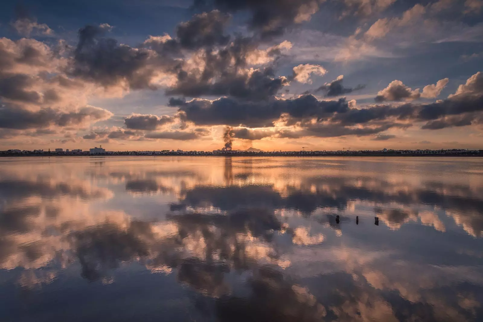 Zonsondergang in de zoutvlakten van San Pedro del Pinatar.