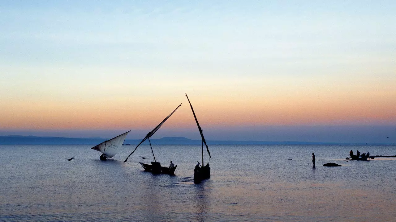 Lake Victoria Sunset Route