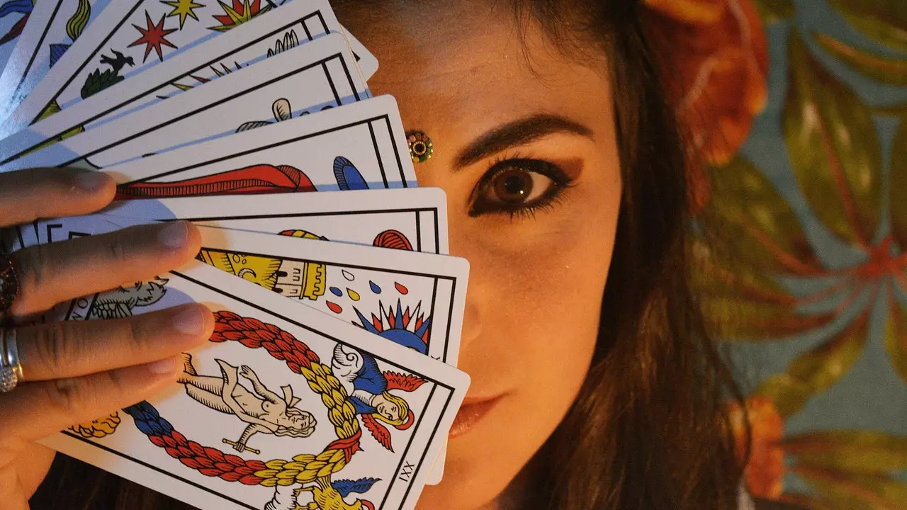 Wat den Tarot seet iwwer Är nächst Reesen