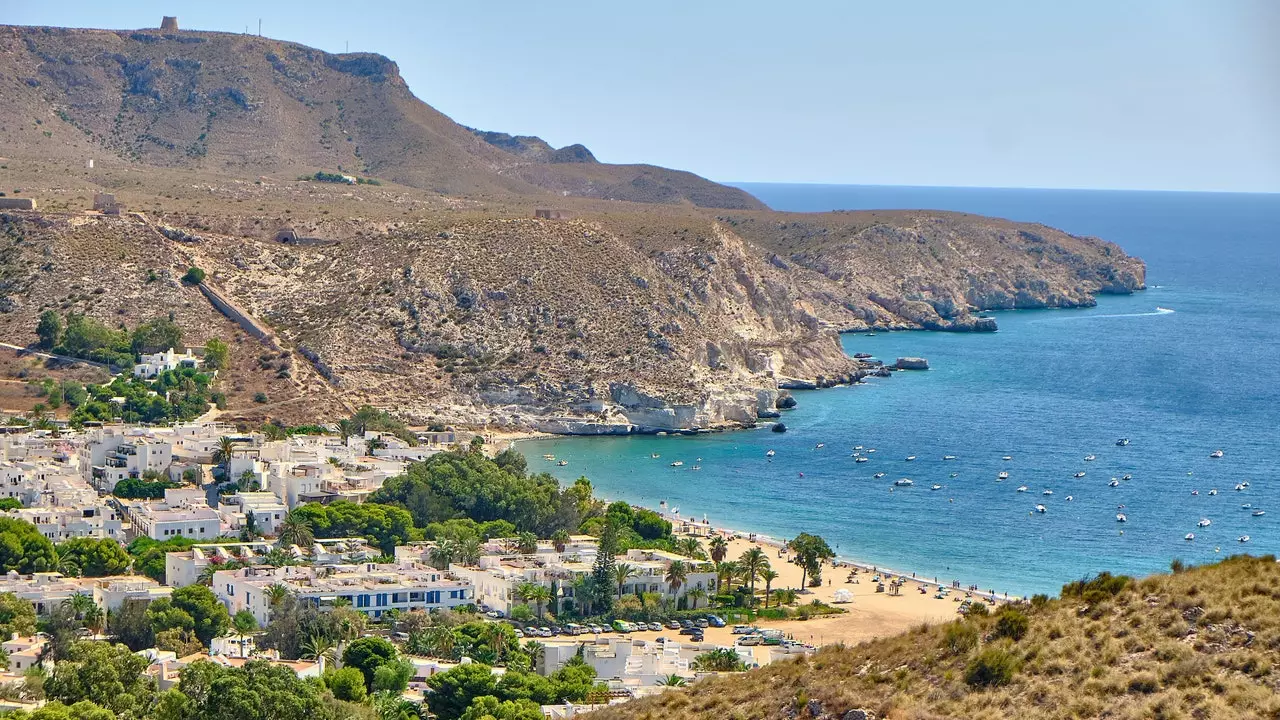 Agua Amarga: idir an ghealach agus Cabo de Gata