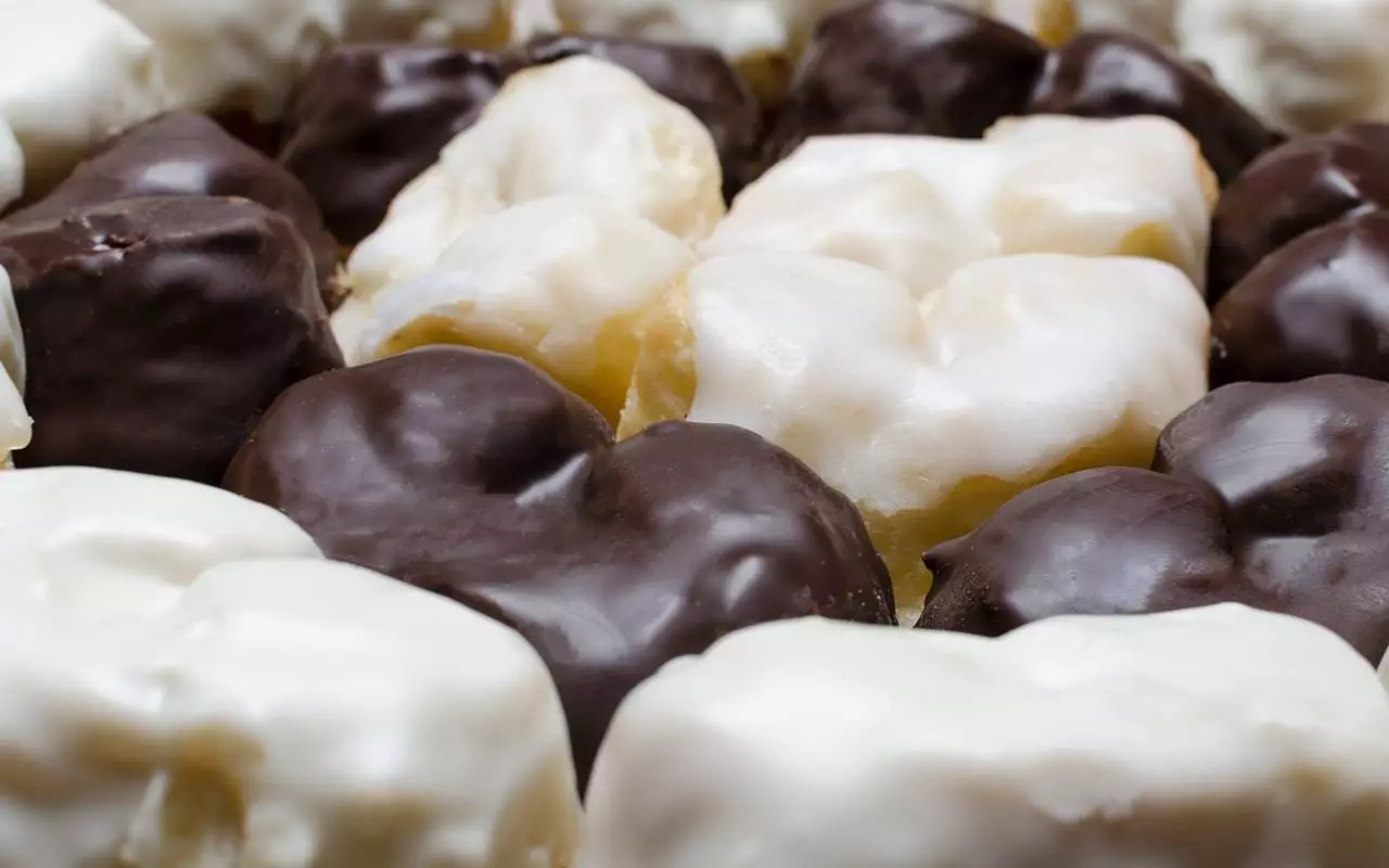 Fluffy chocolate palm trees also come out of the bakery at the Panadería Conejo.