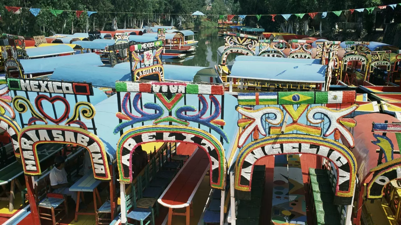 Xochimilco trajineralarida sayyohlar tugaydimi?