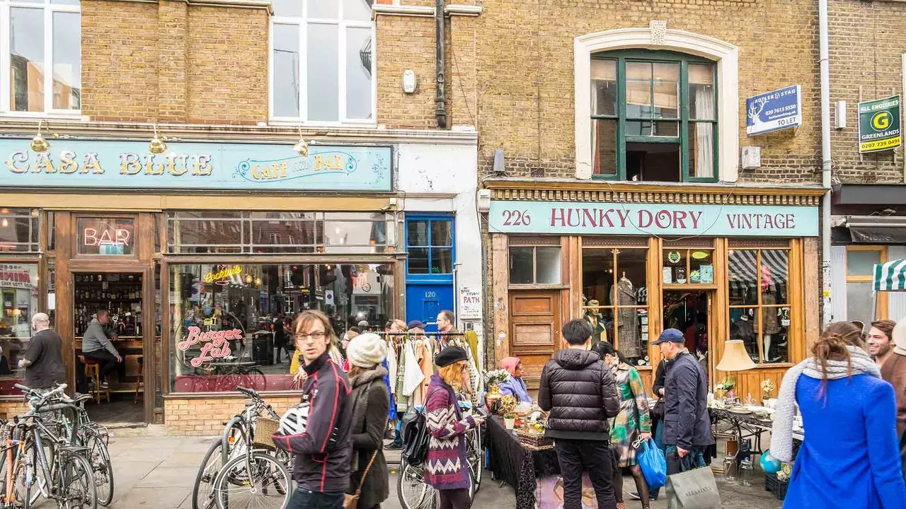 Brick Lane, margadh prátaí Londain teacht ar níos mó