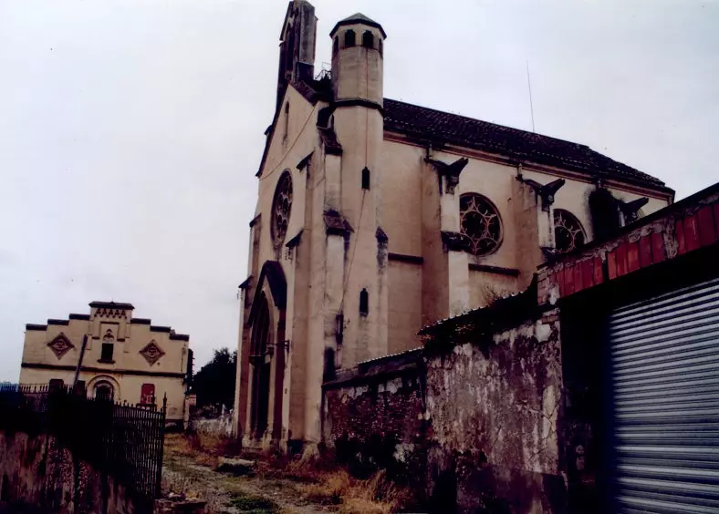 A igreja abandonada de Can Bros em Martorell