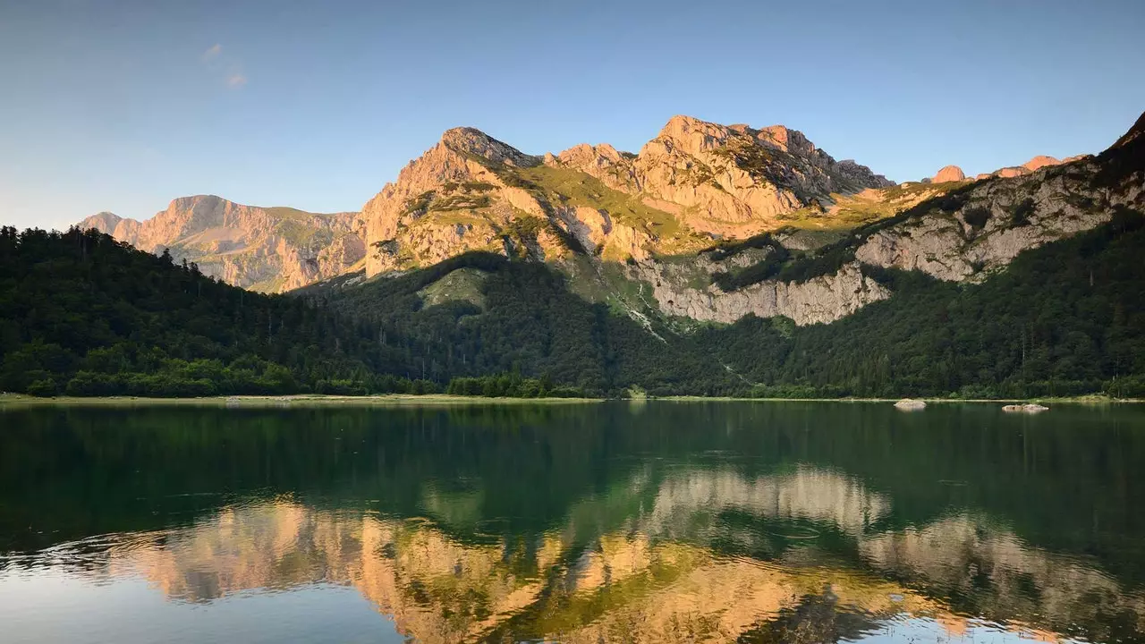 Bosniya Sarayevo və Mostardan kənarda