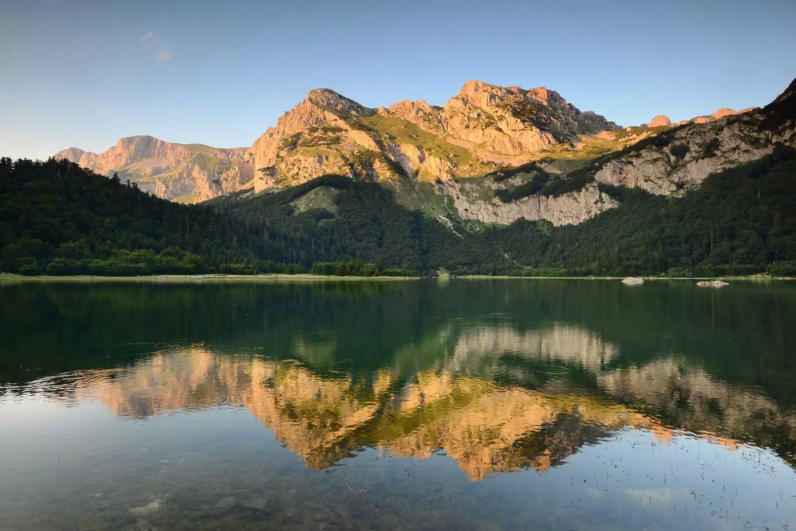 Monte Maglic entre Bósnia e Montenegro