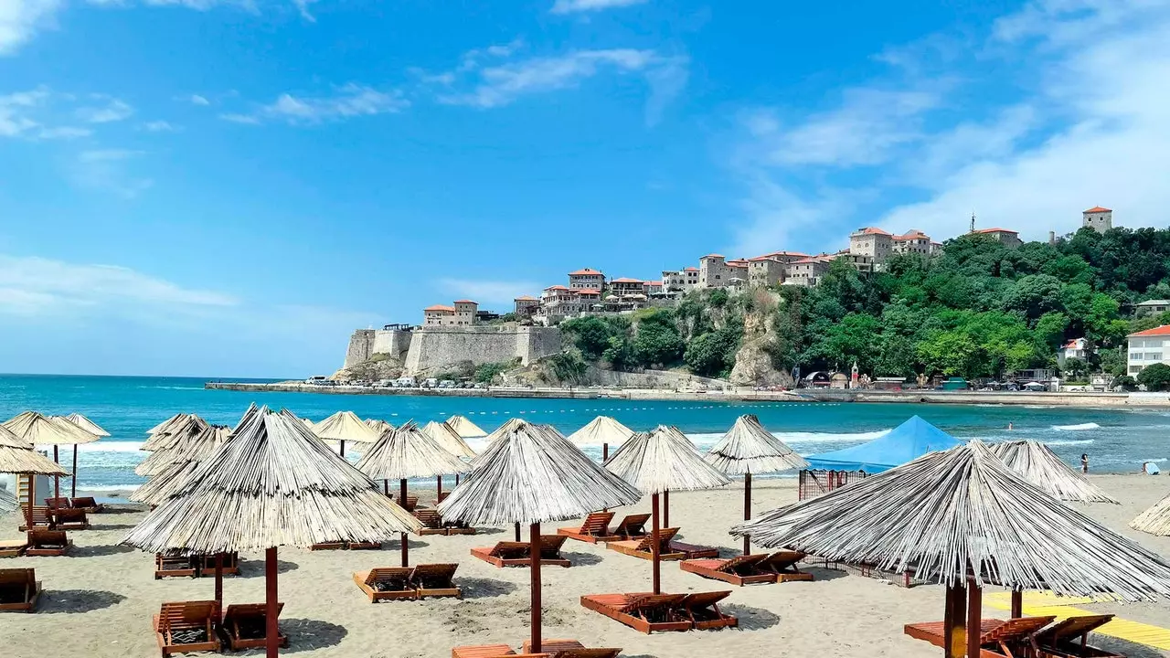 Ulcinj: beaches, nudism and turbofolk